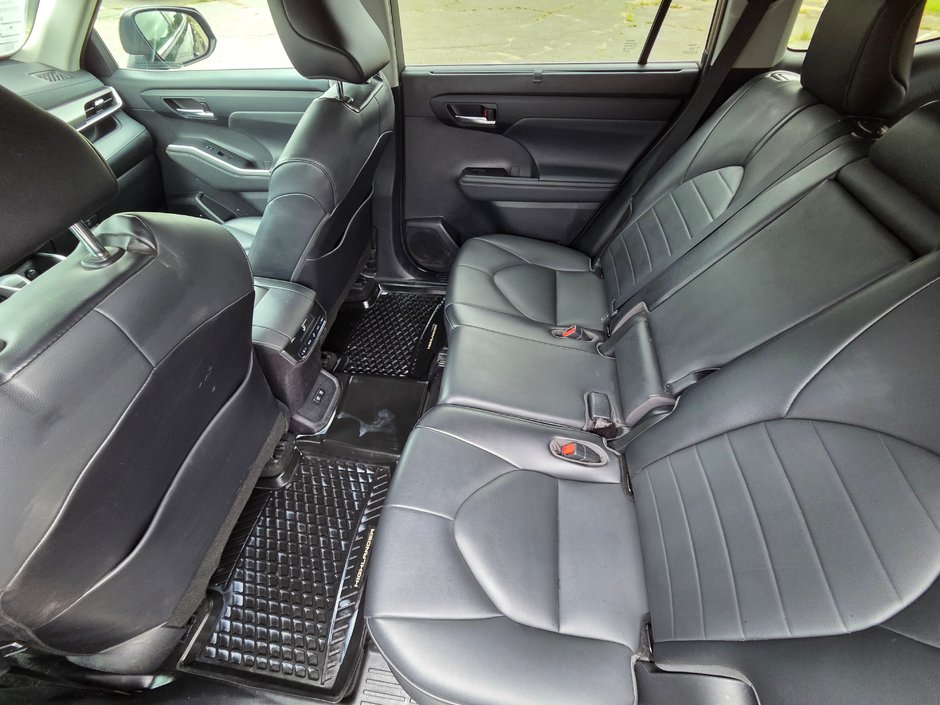 2021 Toyota Highlander XLE-16