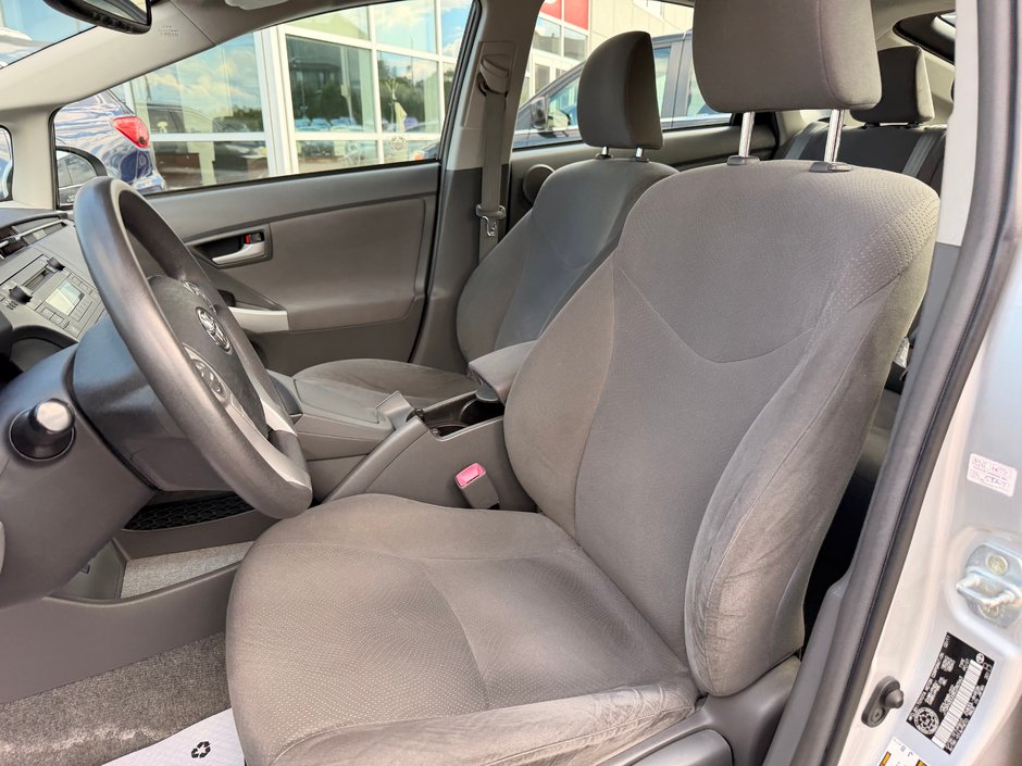 2011 Toyota Prius BASE-12