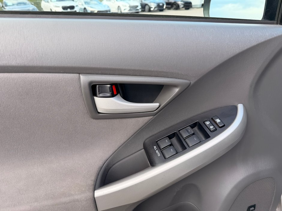 2011 Toyota Prius BASE-11