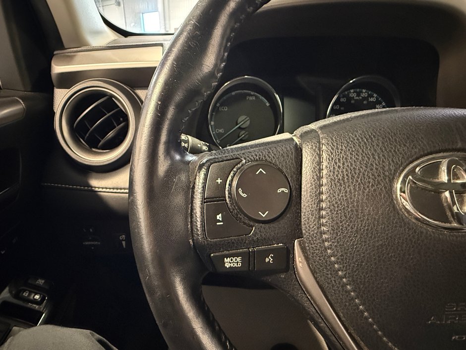 Toyota RAV4 hybride LIMITED AWD 2016-16