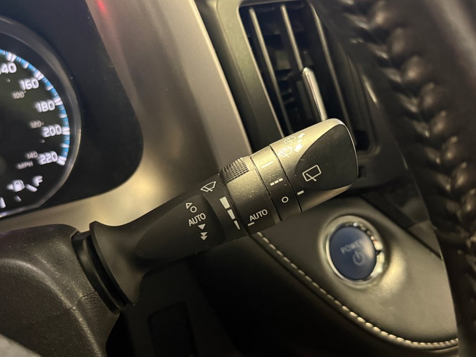 Toyota RAV4 hybride LIMITED AWD 2016-19