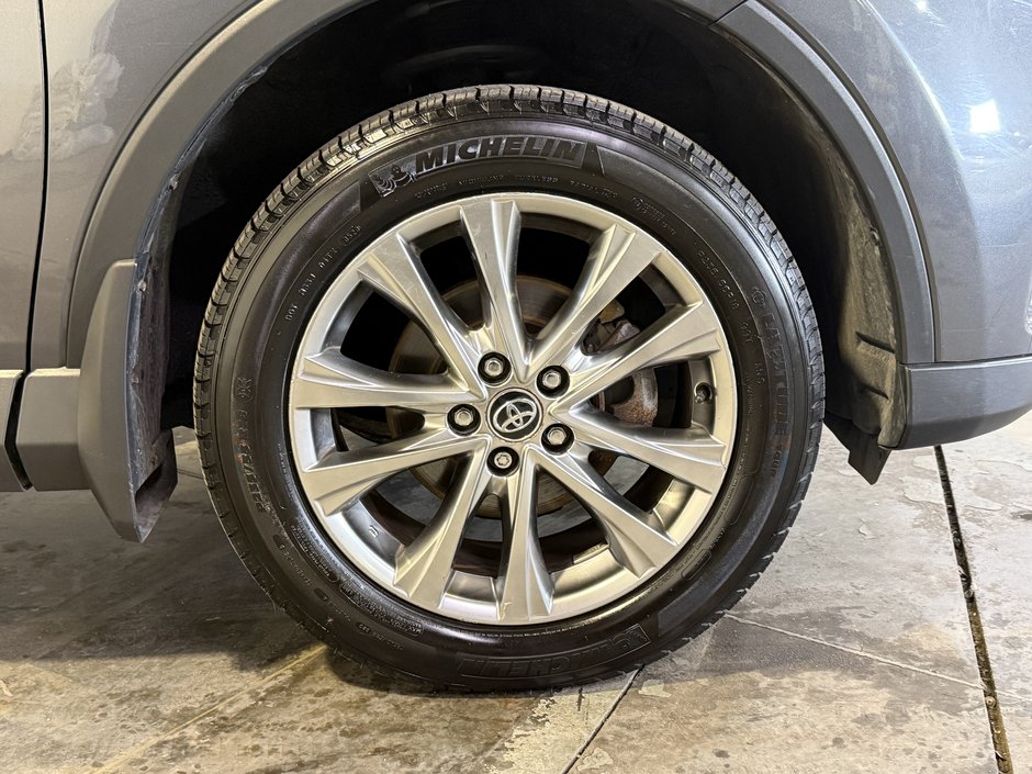 Toyota RAV4 hybride LIMITED AWD 2016-10