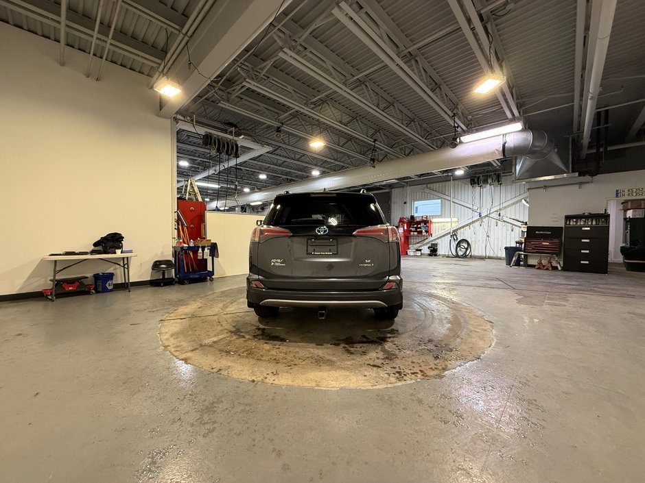 2017 Toyota RAV4 hybride SE-3