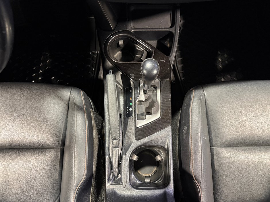 2017 Toyota RAV4 hybride SE-24