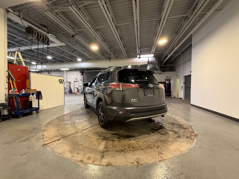 2017 Toyota RAV4 hybride SE-4