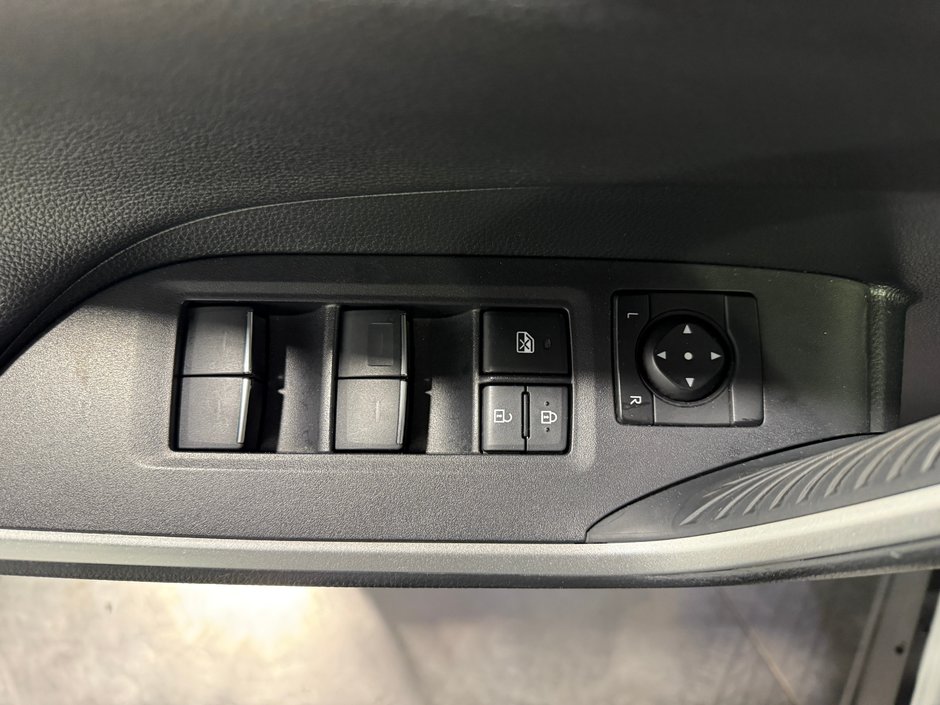 Toyota RAV4 Prime XSE 2023-12