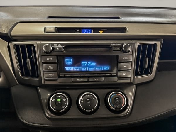 2014 Toyota RAV4 LE-19