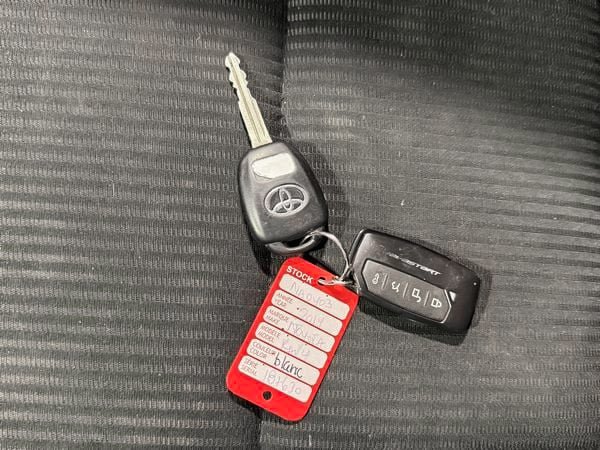 2014 Toyota RAV4 LE-23
