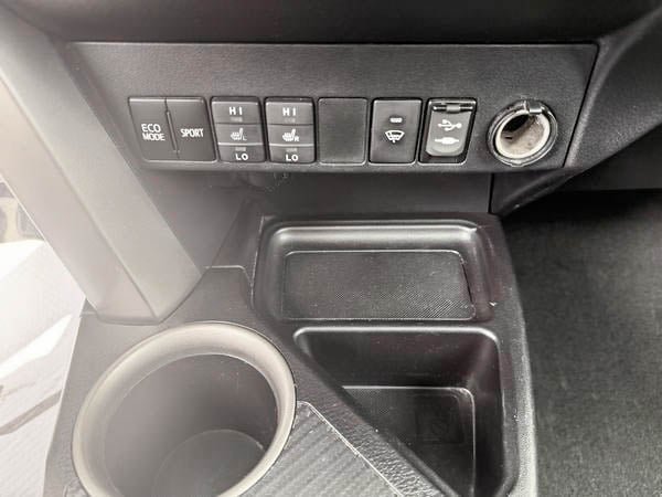 2015 Toyota RAV4 XLE AWD-25