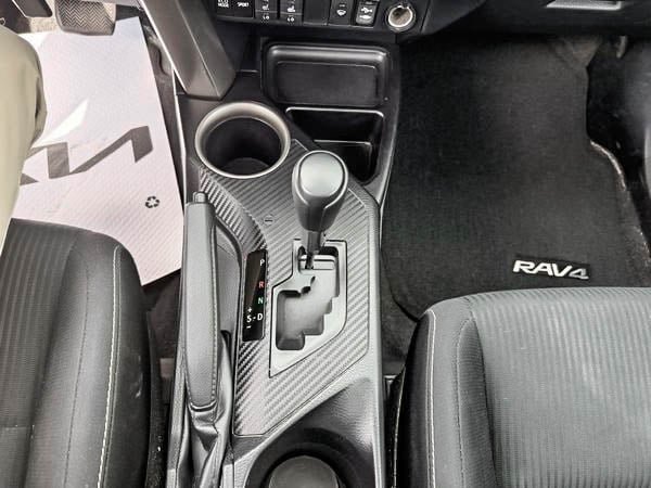 2015 Toyota RAV4 XLE AWD-21