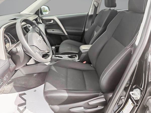 2015 Toyota RAV4 XLE AWD-12