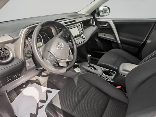 2015 Toyota RAV4 XLE AWD-15