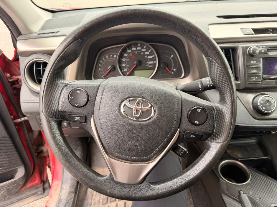 Toyota RAV4 LE AWD 2015-13