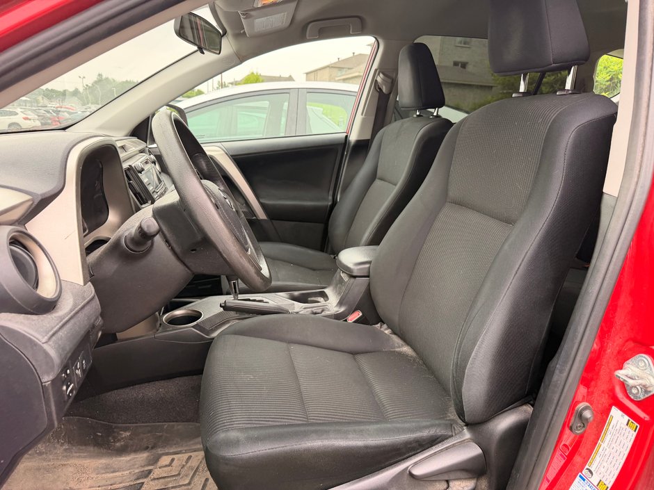 Toyota RAV4 LE AWD 2015-11