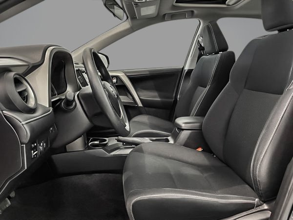 Toyota RAV4 XLE AWD 2015-10
