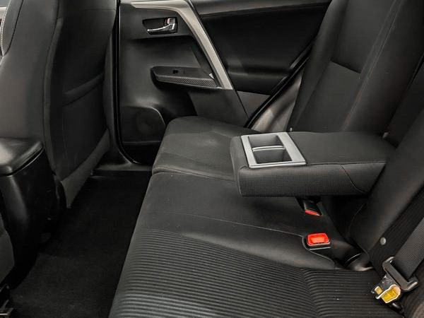 Toyota RAV4 XLE AWD 2015-24