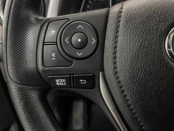 Toyota RAV4 XLE AWD 2015-12