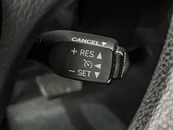 Toyota RAV4 XLE AWD 2015-14