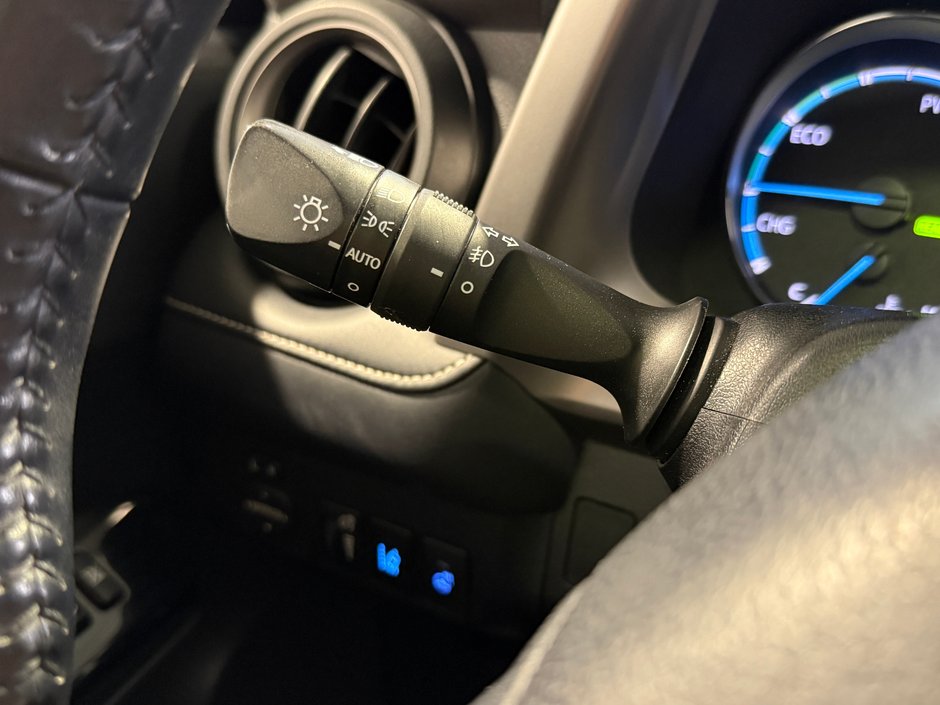 Toyota RAV4 HYBRID LE+ 2018-17