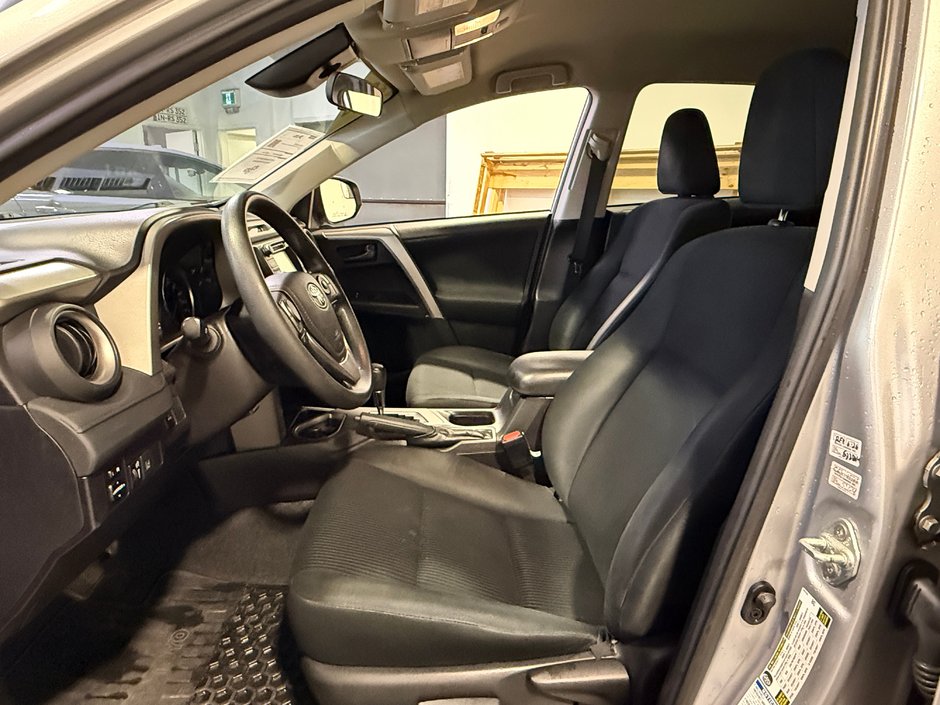 Toyota RAV4 LE 2018-12