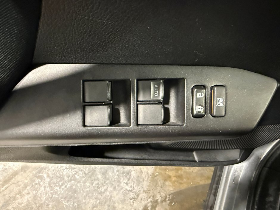 Toyota RAV4 LE 2018-11