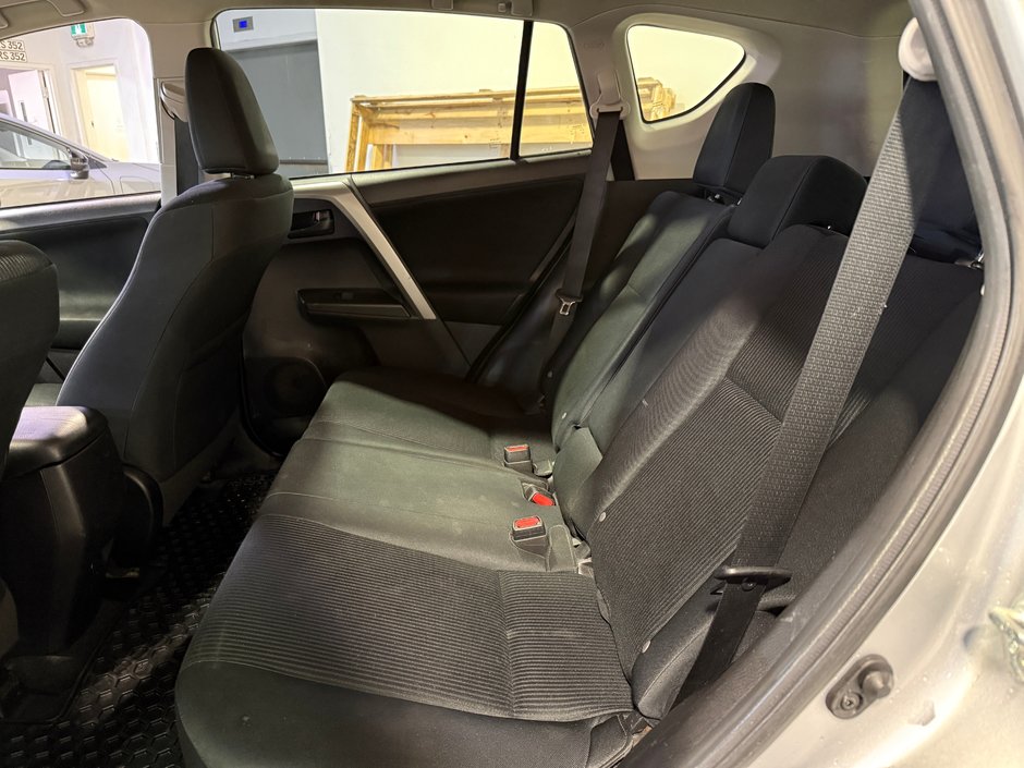 Toyota RAV4 LE 2018-22