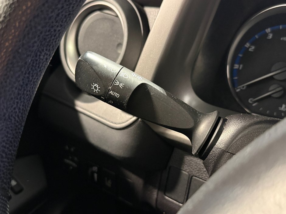Toyota RAV4 LE 2018-17
