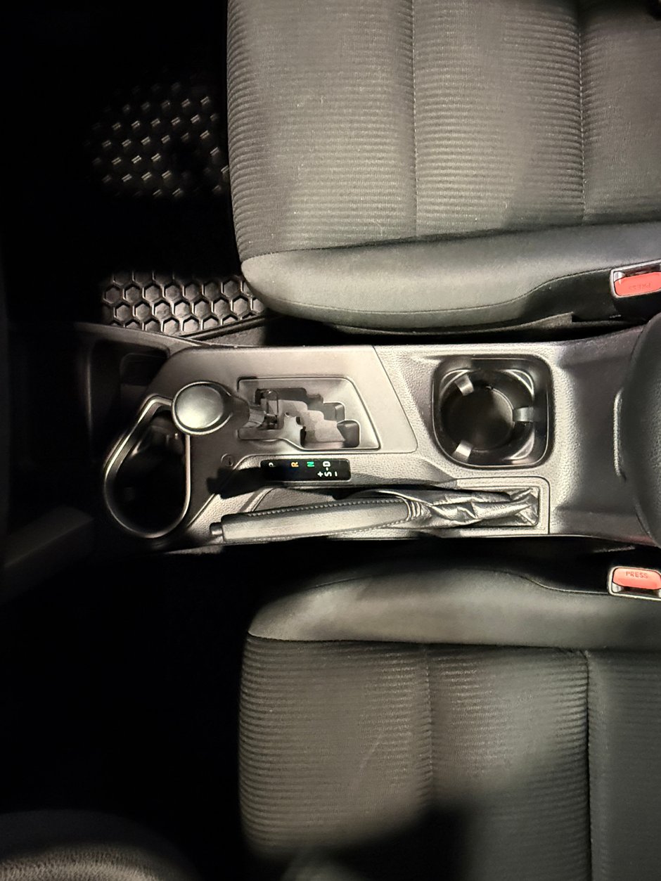 Toyota RAV4 LE 2018-23