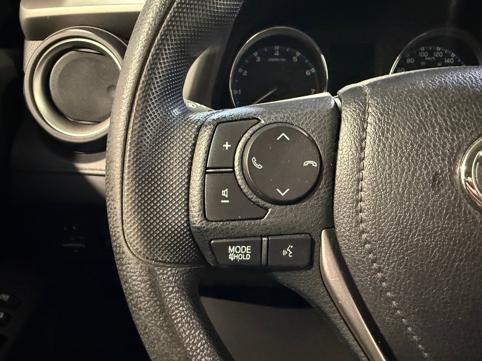 Toyota RAV4 LE 2018-15
