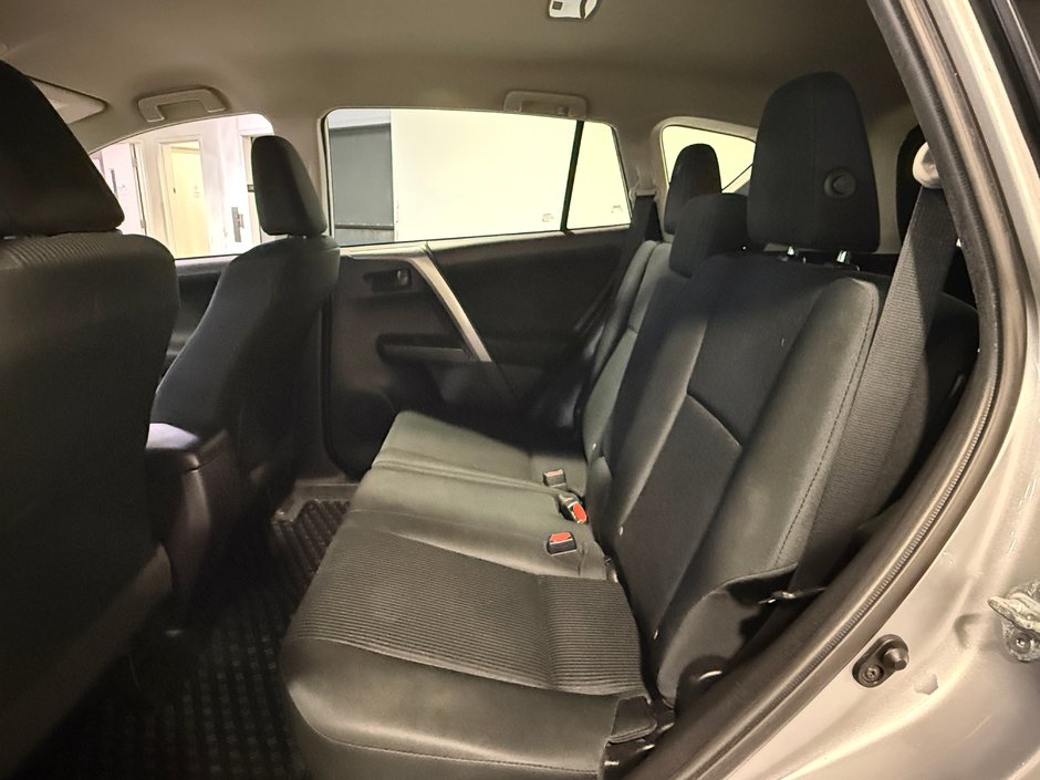 Toyota RAV4 LE 2018-22