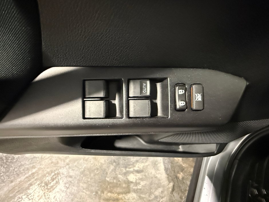 Toyota RAV4 LE 2018-11