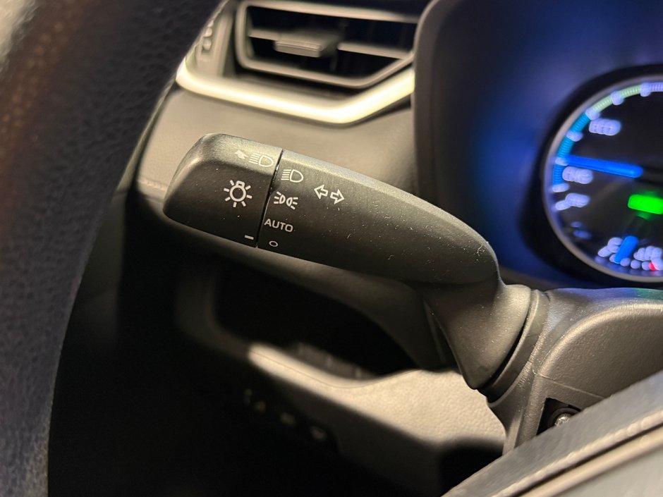 2019 Toyota RAV4 LE HYBRIDE-16