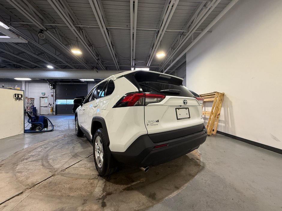 2019 Toyota RAV4 LE HYBRIDE-4