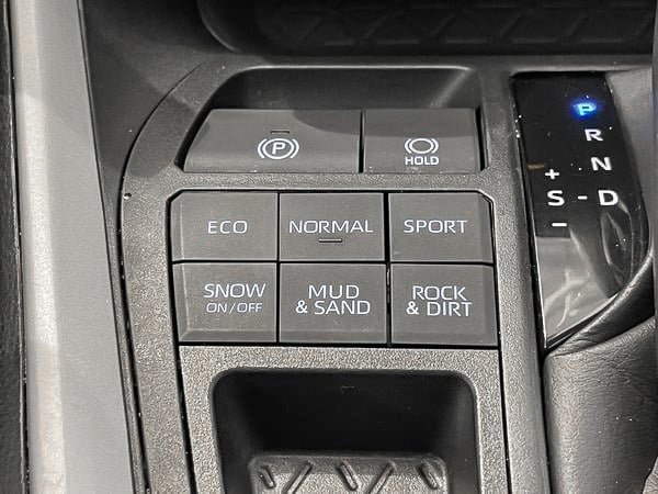 2021 Toyota RAV4 XLE AWD-24