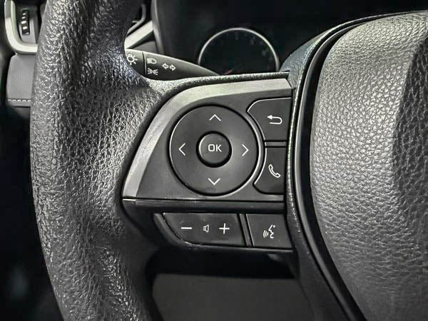Toyota RAV4 LE 2021-14