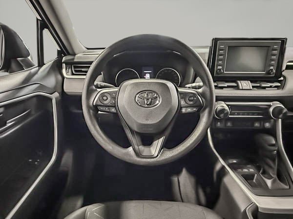 Toyota RAV4 LE 2021-13