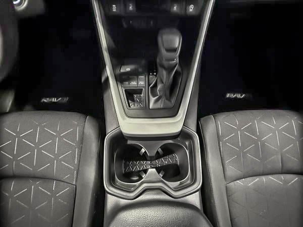 Toyota RAV4 LE 2021-22