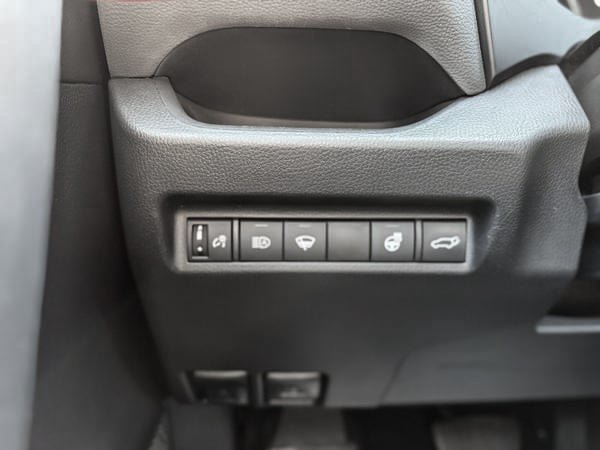 2022 Toyota RAV4 XLE-11
