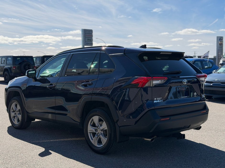 Toyota RAV4 XLE 2022-4