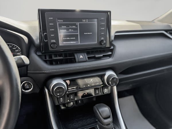 2022 Toyota RAV4 XLE-14