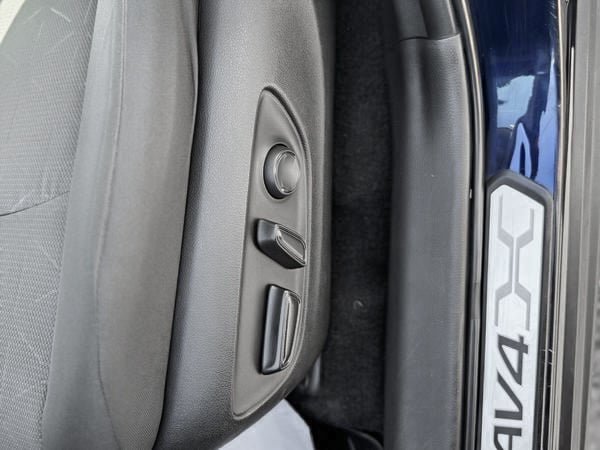 2022 Toyota RAV4 XLE-8