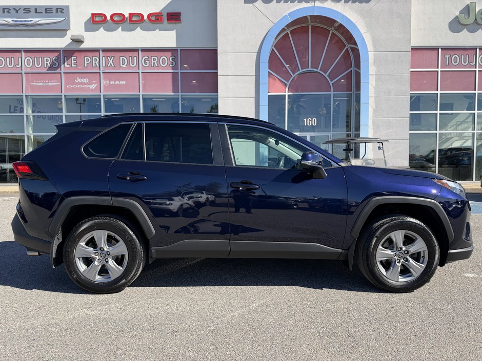 Toyota RAV4 XLE 2022-1