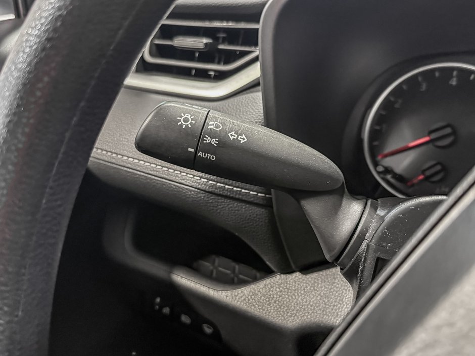 Toyota RAV4 LE AWD 2022-16