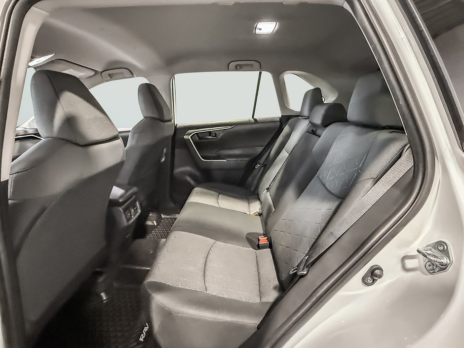 Toyota RAV4 LE AWD 2022-23