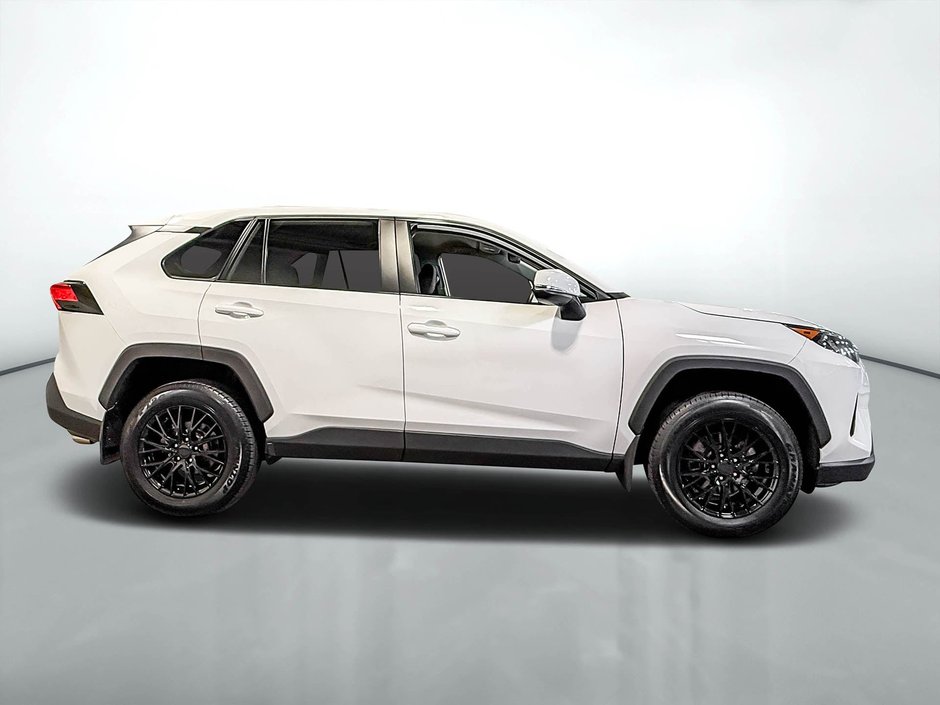 Toyota RAV4 LE AWD 2022-1