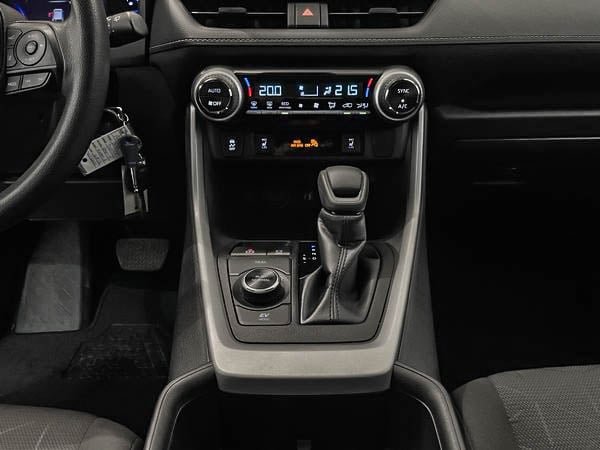 Toyota RAV4 Hybrid LE AWD 2023-19
