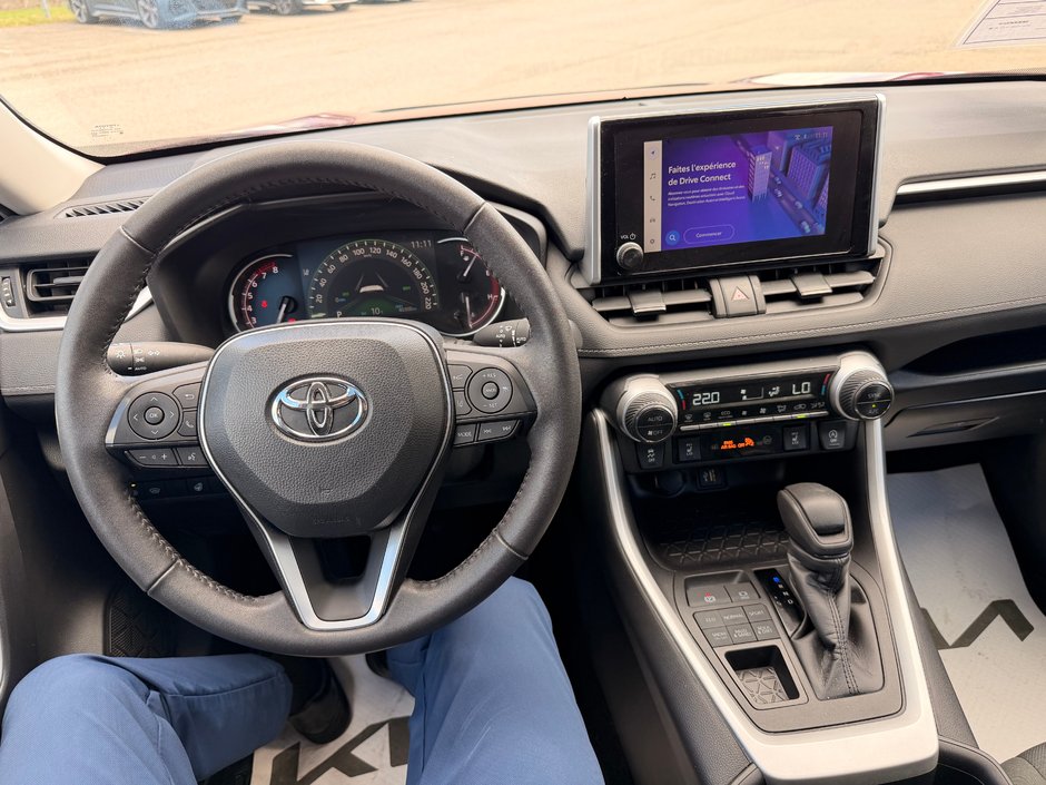 2024 Toyota RAV4 XLE AWD-28