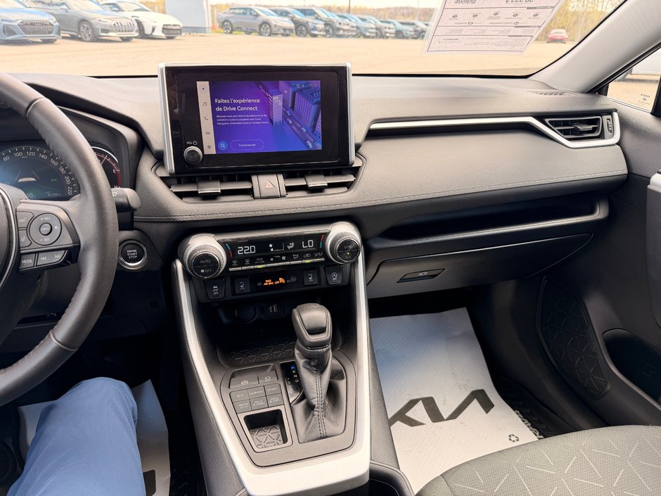 2024 Toyota RAV4 XLE AWD-25
