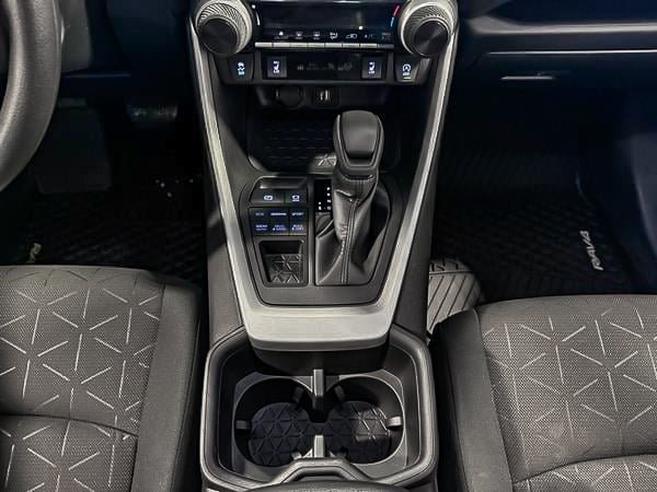 2024 Toyota RAV4 LE-22