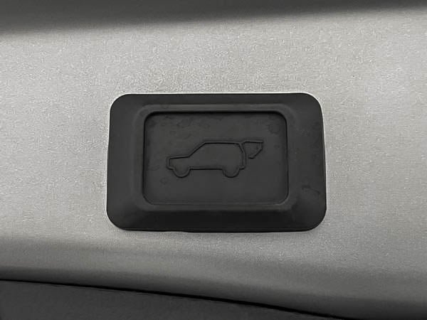 Toyota RAV4 XLE AWD 2024-27